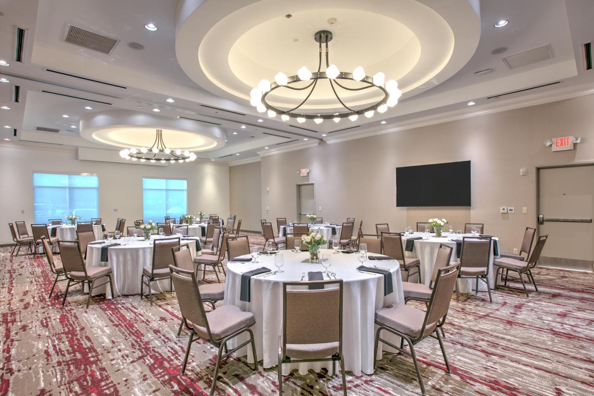 Hilton Garden Dallas 4*